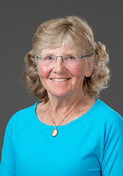 Portrait of Dr. Heather Dean.