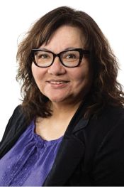 Portrait of Rhonda Campbell.