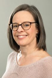 Portrait of Dr. Jennifer Dunsford.