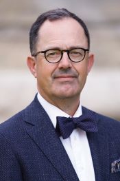 Portrait of Dr. Peter Nickerson.